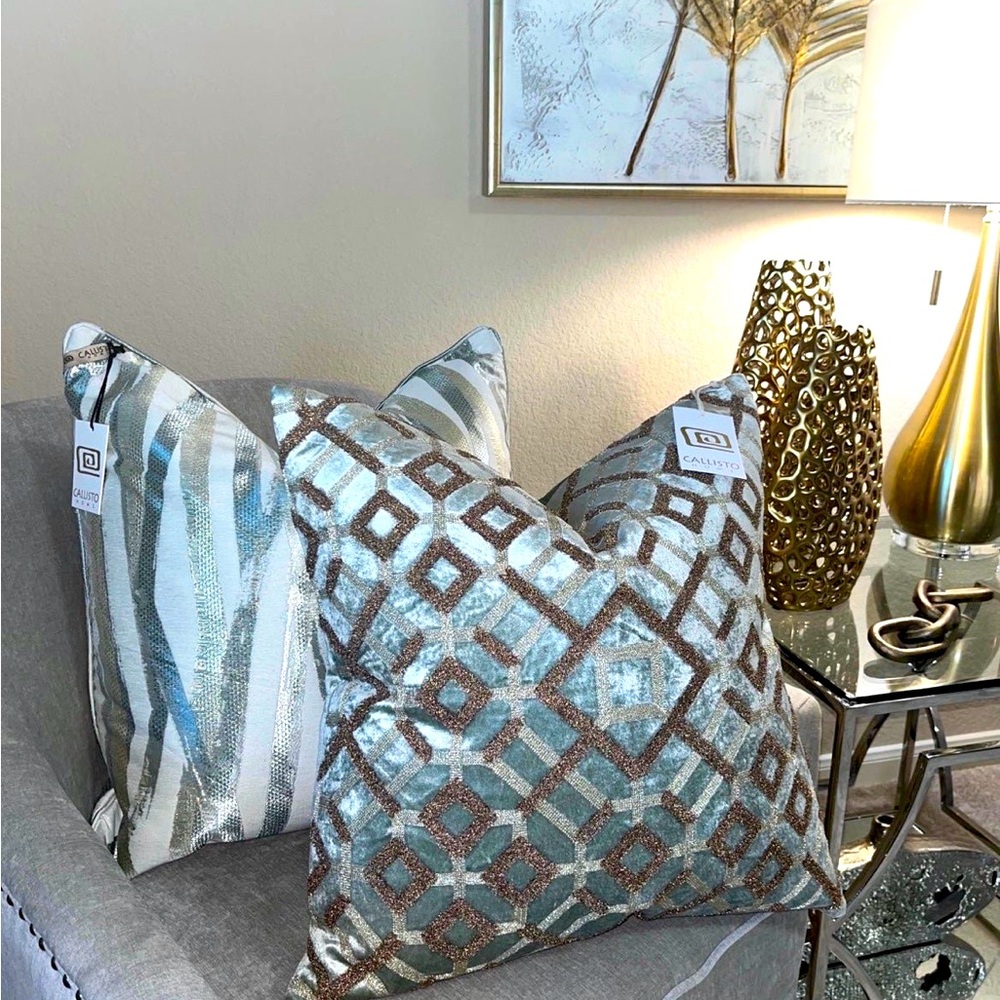 1-NWT CALLISTO HOME DECORATIVE PILLOWS (Read description for additional details) - Picture 9 of 13
